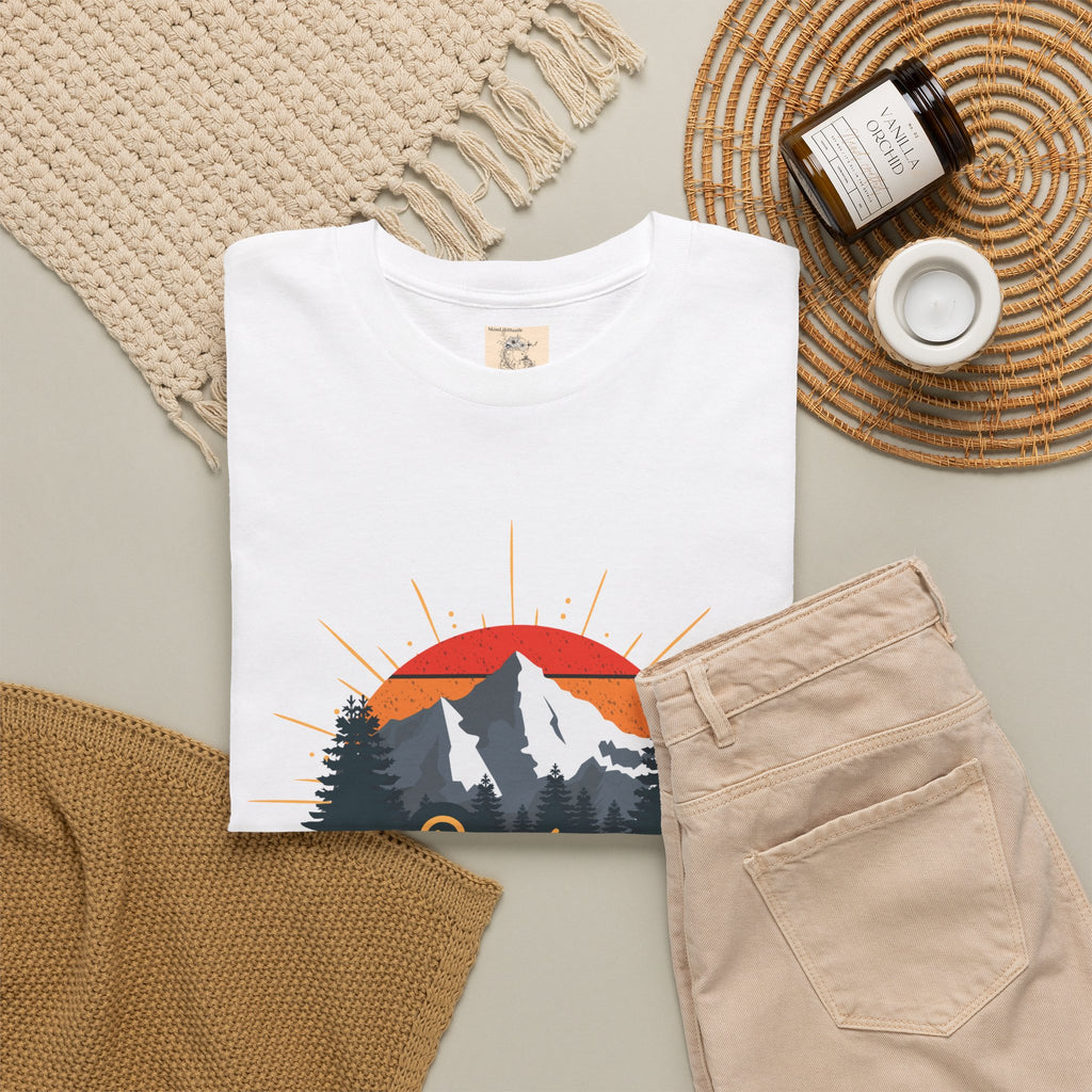 T-Shirt | Vintage Sunset 'Explore' Outdoor Adventure Shirt
