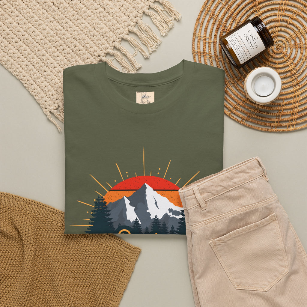 T-Shirt | Vintage Sunset 'Explore' Outdoor Adventure Shirt