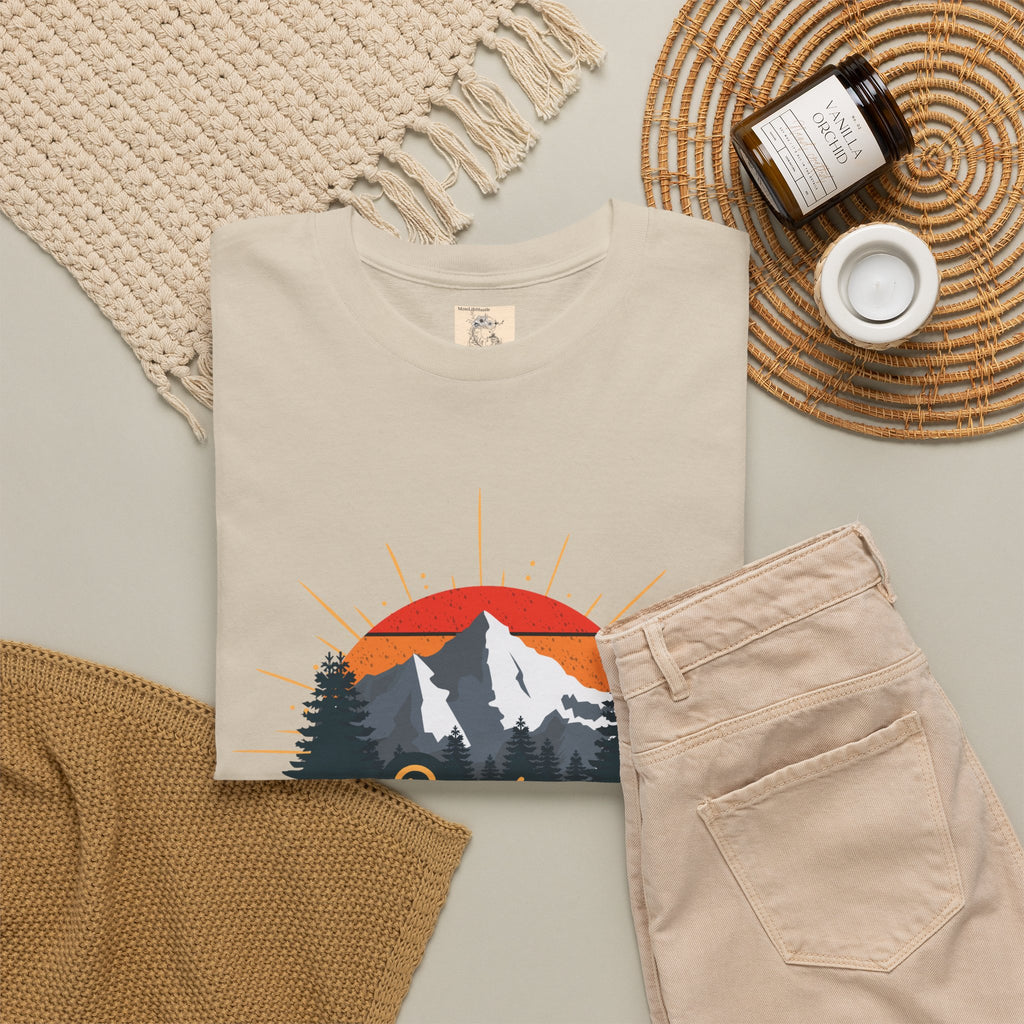 T-Shirt | Vintage Sunset 'Explore' Outdoor Adventure Shirt