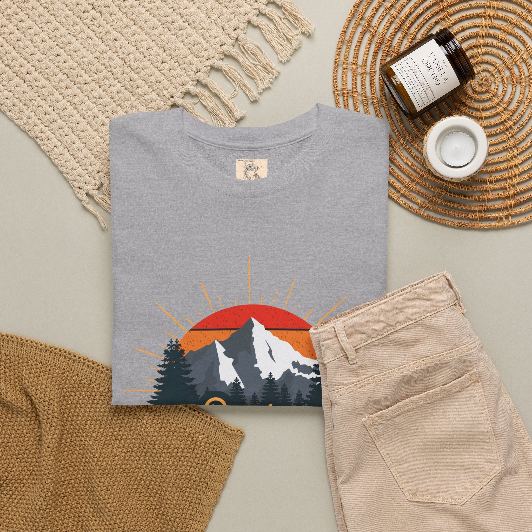 T-Shirt | Vintage Sunset 'Explore' Outdoor Adventure Shirt