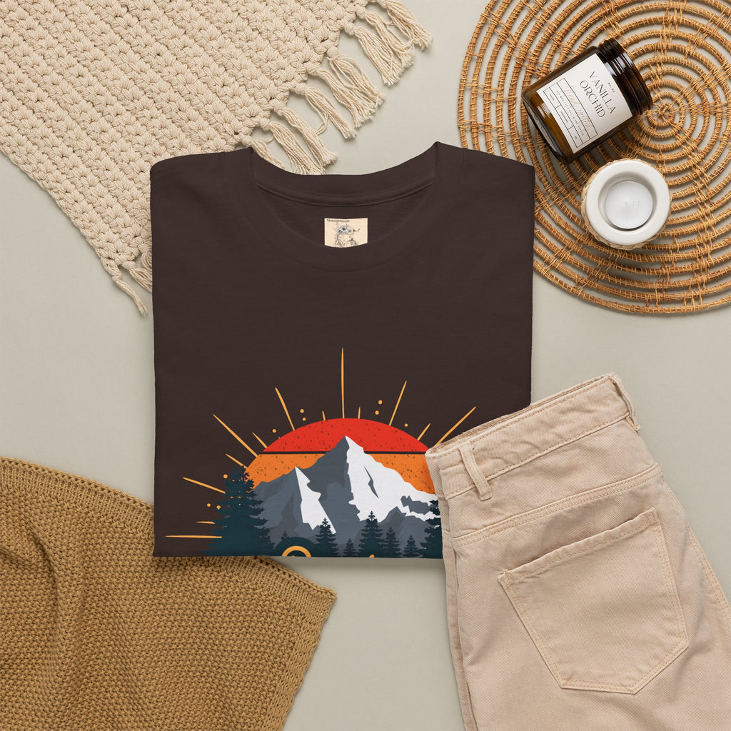 T-Shirt | Vintage Sunset 'Explore' Outdoor Adventure Shirt