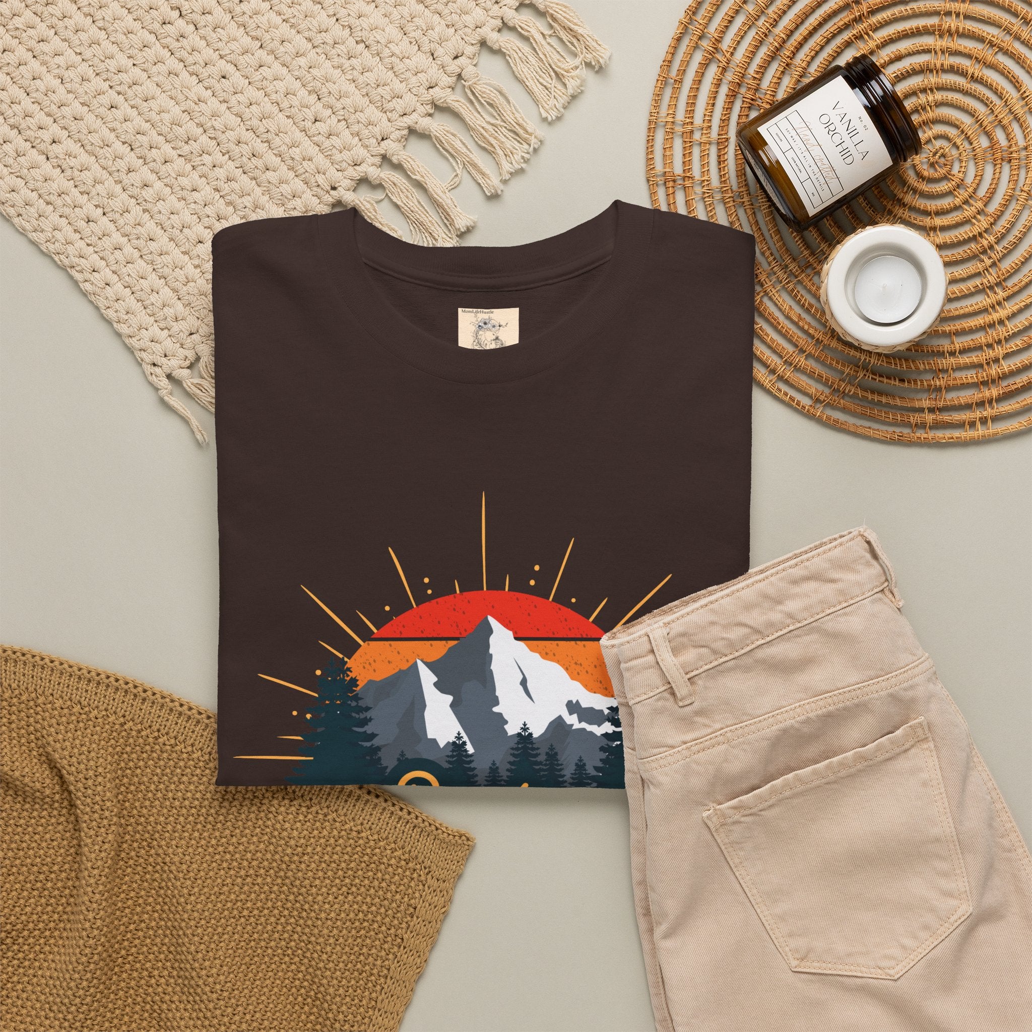 T-Shirt | Vintage Sunset 'Explore' Outdoor Adventure Shirt