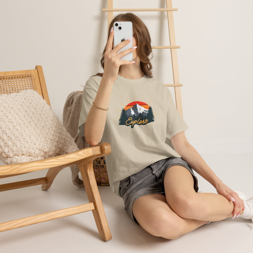 T-Shirt | Vintage Sunset 'Explore' Outdoor Adventure Shirt